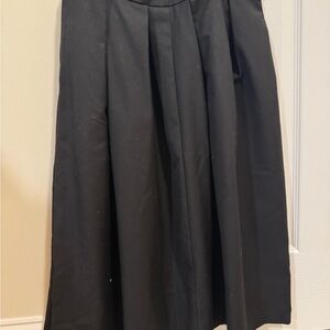 Size M Chic Black A-Line pleated Women's Skirt, midi